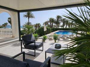 Villa on the beach Playa Flamenca