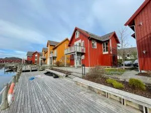 Ballstad Delicate Ocean Front House - Rorbu style - Skotnes