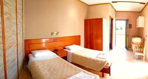 Marias Beach Apartments