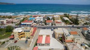 Luxury Villa Eva-Mari with jacuzzi, 50m from the beach