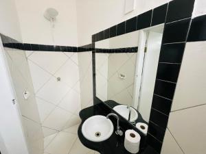 Kitnet encantadora, equipada, conforto no centro