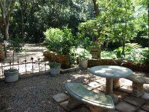 MacLeod House Guest Cottage