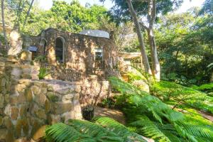 MacLeod House Guest Cottage