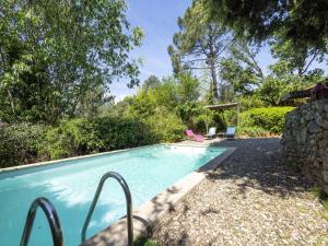 Villas Beautiful villa in Les Salelles with private pool : photos des chambres