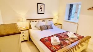 Riverview - Family river retreat a short walk from the quay