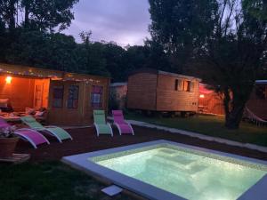 Chalets Roulottes & SPA du pont des charrettes : photos des chambres