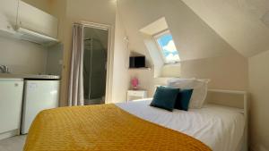 Hotels Hotel des quatre saisons : Chambre Double Économique