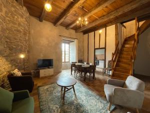 Appartements Chateau de Latour sur Sorgue : Appartement 2 Chambres