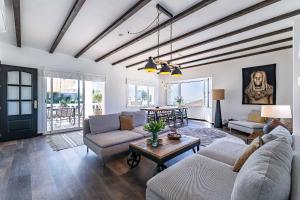 64-Luxury Villa with Jacuzzi & Pool in Mijas!