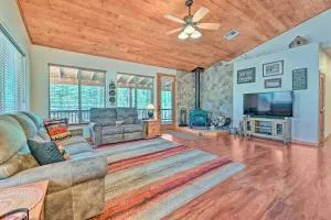 Bring a Pet Happy Jack Cabin with Fire Pit! - 温斯洛