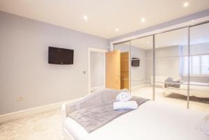 Stylish 2 Bedroom Apartment In Park Circus, West End