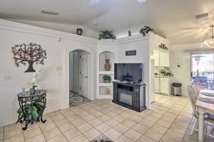 2 Mi to Lake Havasu Peaceful Home with Pool and Views