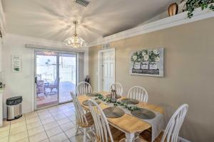 2 Mi to Lake Havasu Peaceful Home with Pool and Views