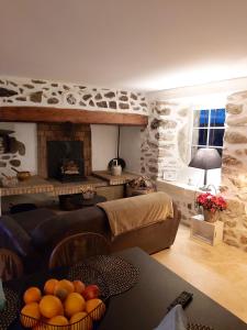 Maison charmante à Lanarce avec vue sur la montagne, jacuzzi.