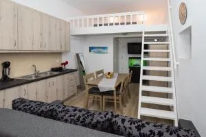 Sunny Apartment - Triovasalos - تريبيتي