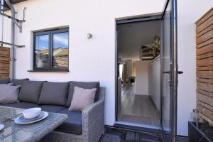 3 Grove Mews