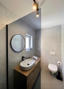 Modern Jacuzzi Apartment Mickey