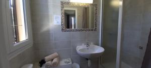 Hotels Hotel du Golfe : photos des chambres