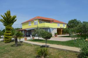 Studio Apartments Luka Biograd - Benkovac 