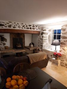 Maisons de vacances Ferme de Beauregard -LANARCE 07660 - jacuzzi et sauna : photos des chambres