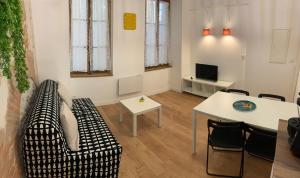 Appartements A 2 PAS DU VIEUX PORT Charmant T2 : photos des chambres