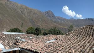 Los Apus Ollantaytambo