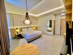 Front One King Hotel Tuban