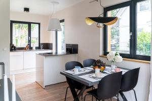 5 Sterne Wellness-Ferienhaus "Dünenrose" mit Sauna, Kamin & Terrasse - ruhig am Ostseewald in Zingst