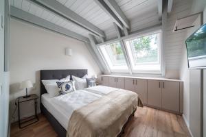 5 Sterne Wellness-Ferienhaus "Dünenrose" mit Sauna, Kamin & Terrasse - ruhig am Ostseewald in Zingst