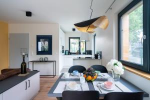 5 Sterne Wellness-Ferienhaus "Dünenrose" mit Sauna, Kamin & Terrasse - ruhig am Ostseewald in Zingst
