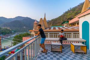 Madpackers Rishikesh Laxman Jhula