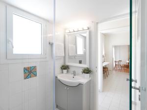 Modern Penthouse overlooking Halkis