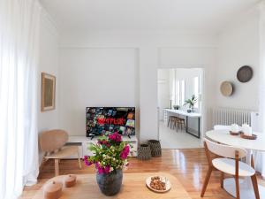 Modern Penthouse overlooking Halkis