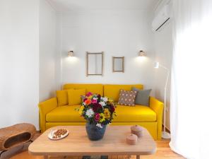 Modern Penthouse overlooking Halkis