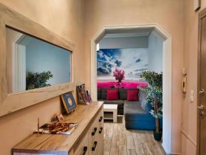 Luxury Lila House Under the Rocks