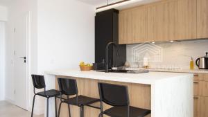 Panoramic sea views and direct access to the beach from the community in Torrenueva (La Cala de Mijas)