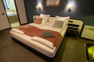 La Conacul Vesel Săpânța