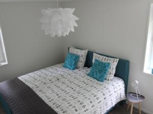 Bungalow near Veerse Meer with Private Garden