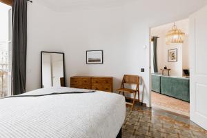 LLANOS - Two Bedroom apartment in heart of the city