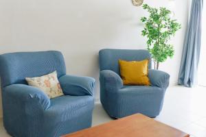 Shiny Central Flat - Pool