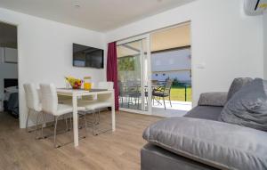 Gorgeous Home In Sveti Filip I Jakov