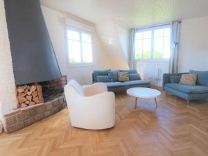 Grande Maison Rénovée 3* à Bénodet, Jardin Clos, Salle de Jeux, Parking, Wifi, Terrasse, 4 chambres - FR-1-481-112