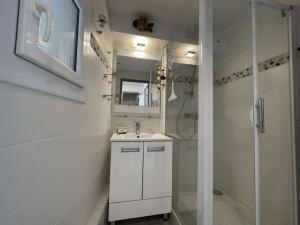 Appartements Appartement Saint-Martin-de-Re, 1 piece, 4 personnes - FR-1-246C-23 : photos des chambres