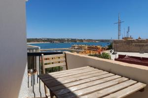 Fortaleza 1BDR Apartment WBalcony by LovelyStay