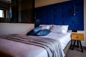 Old Cinema Suites - Stylishly Decorated Retreat with Pool or Jacuzzi by the Sea in the Heart of Laganas Βy Villa Mana Gers