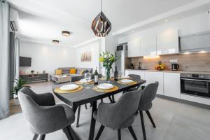 Amazing Sea View Apartments Petra & Paula