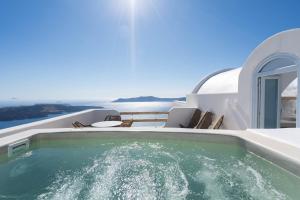 Airth Santorini Suites