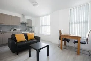 Platform Stadium apartment with parking - Anlaby