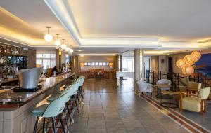 Hotels Grand Hotel Les Flamants Roses Thalasso & Spa : photos des chambres