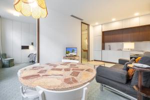 San Vicente 31 Old Town